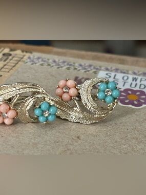 💗💗💗Vintage estate sale Larimar, Opal, Turwuoide Stones Cluster earrings